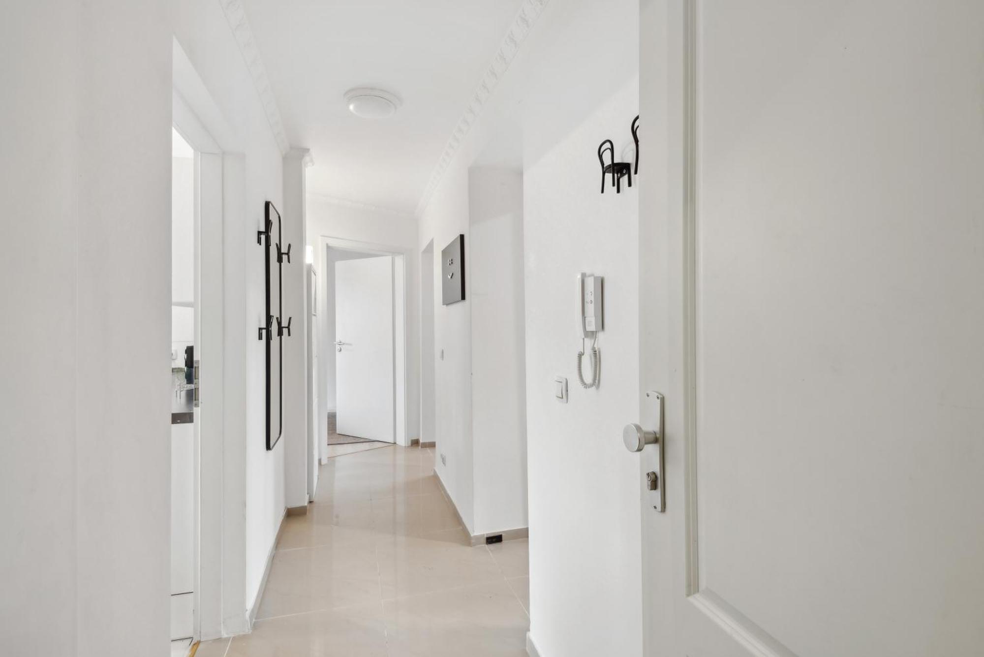 Zentrale Lage ... Ideal Fuer Geschaeftsleute, Monteure, Familien...3 Zimmer, Wlan, Smarttv Mettmann Luaran gambar